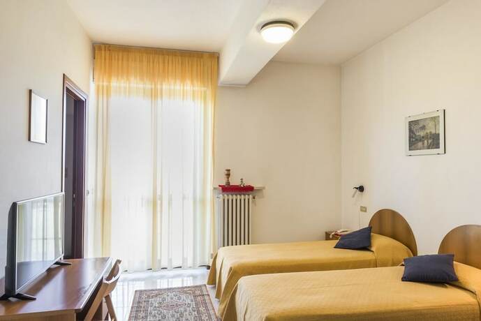 Imagen de la habitación del Hotel Cristina, San Rocco di Piegara. Foto 17