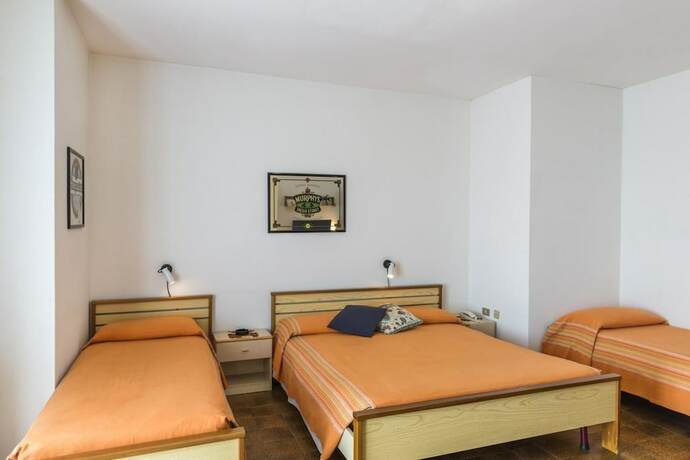 Imagen de la habitación del Hotel Cristina, San Rocco di Piegara. Foto 19