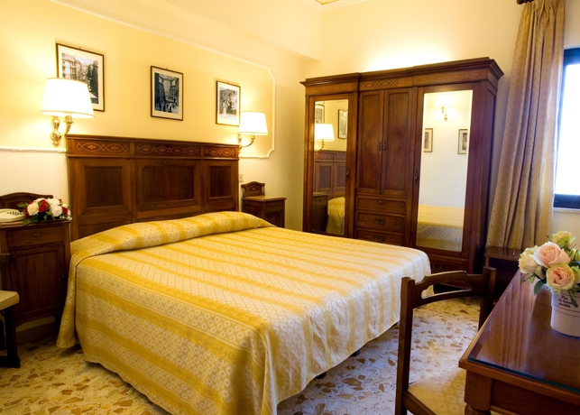 Imagen de la habitación del Hotel Cristina, Sant Agnello. Foto 2