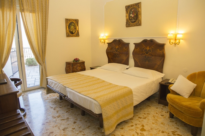 Imagen de la habitación del Hotel Cristina, Sant Agnello. Foto 3