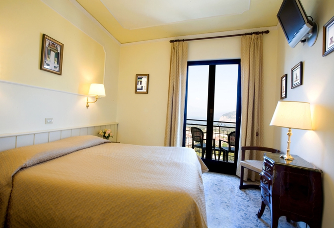 Imagen de la habitación del Hotel Cristina, Sant Agnello. Foto 5