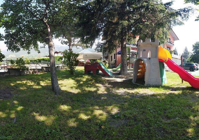 Imagen de los exteriores del Hotel Cristina, Verrayes. Foto 13