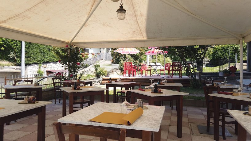 Imagen del bar/restaurante del Hotel Cristina, Verrayes. Foto 3