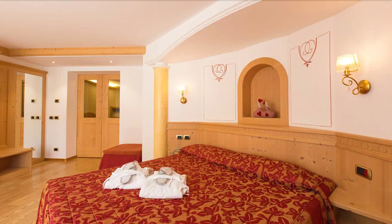 Imagen de la habitación del Hotel Cristina Wellness Relax. Foto 16