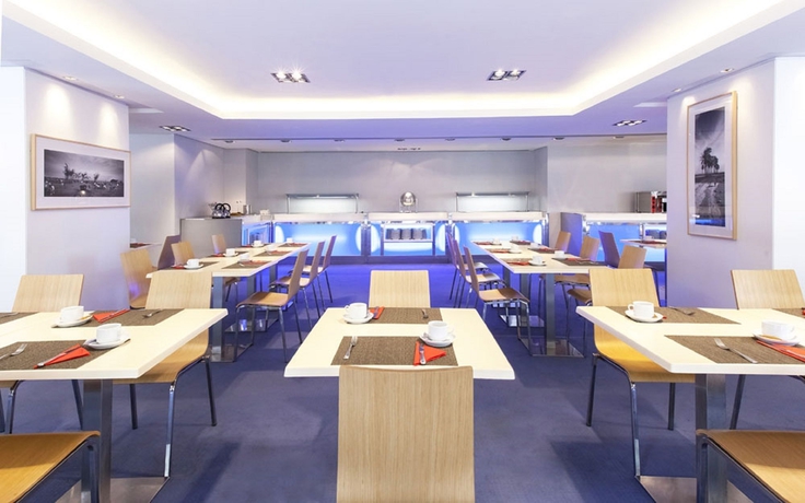 Imagen del bar/restaurante del Hotel Cristina by Tigotan - Solo Adultos. Foto 2