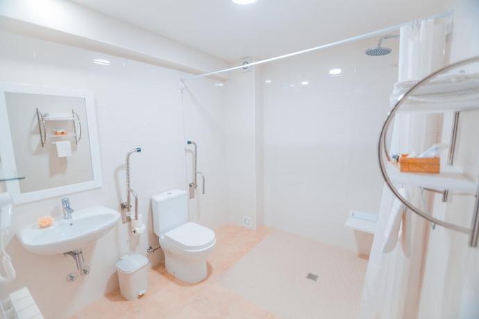 Imagen de la habitación del Hotel Cristo Rei, Fatima. Foto 11