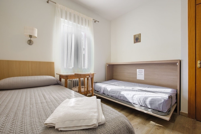 Imagen de la habitación del Hotel Cristo rey Pozuelo. Foto 2