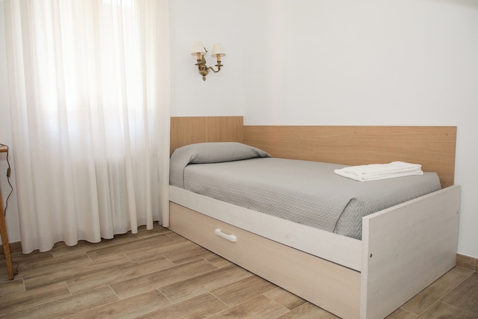 Imagen de la habitación del Hotel Cristo rey Pozuelo. Foto 5