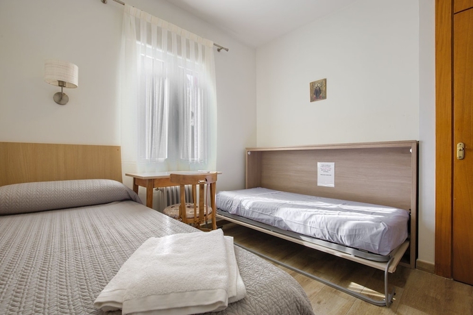Imagen de la habitación del Hotel Cristo rey Pozuelo. Foto 7