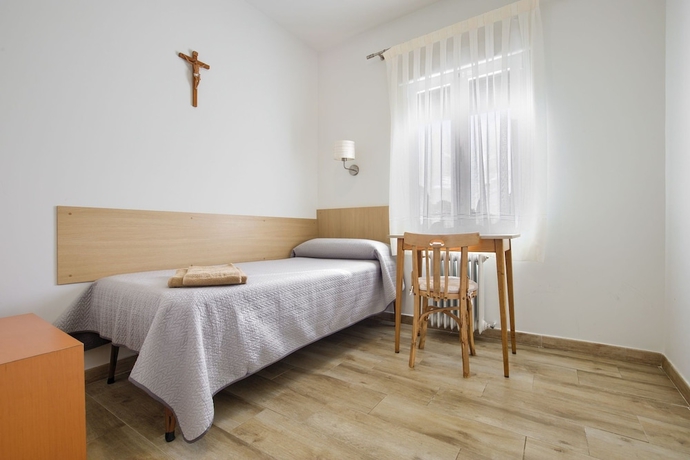 Imagen de la habitación del Hotel Cristo rey Pozuelo. Foto 11