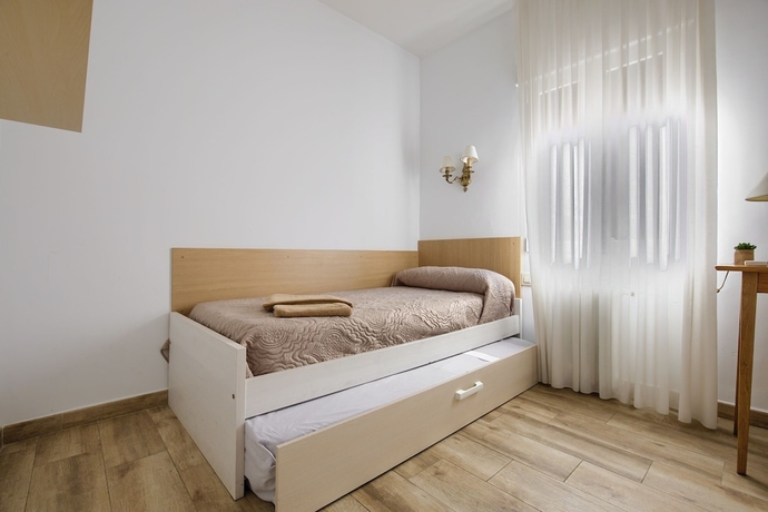 Imagen de la habitación del Hotel Cristo rey Pozuelo. Foto 12