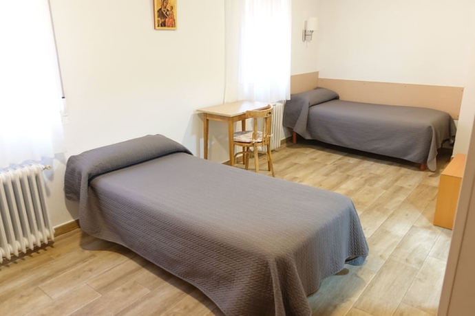 Imagen de la habitación del Hotel Cristo rey Pozuelo. Foto 14