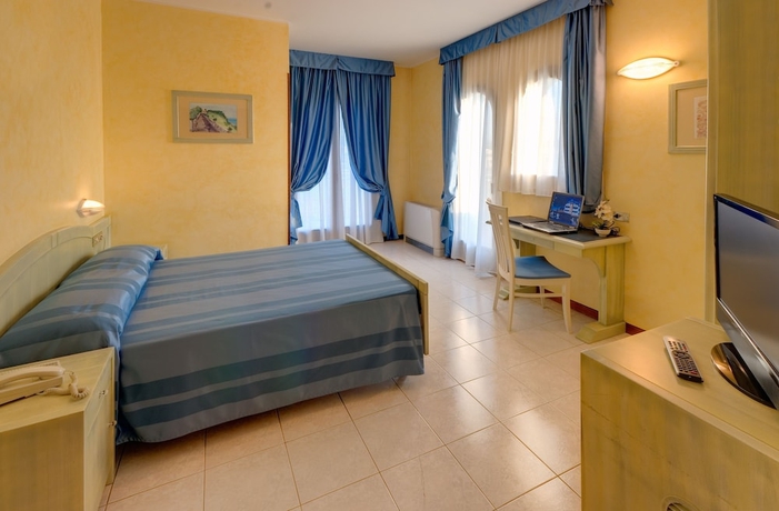 Imagen de la habitación del Hotel Cristoforo Colombo, Sbrozzola. Foto 9