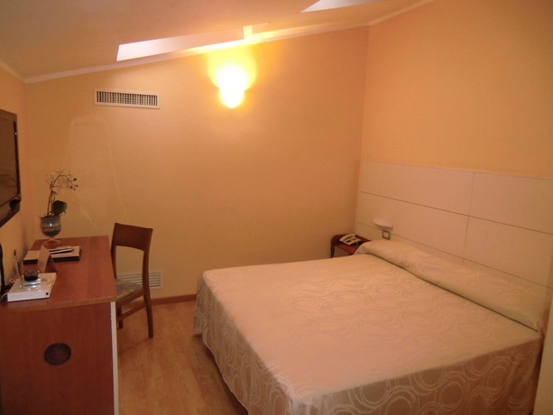 Imagen de la habitación del Hotel Cristoforo Colombo, Sbrozzola. Foto 12