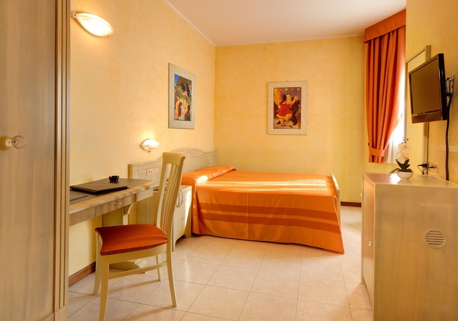 Imagen de la habitación del Hotel Cristoforo Colombo, Sbrozzola. Foto 14