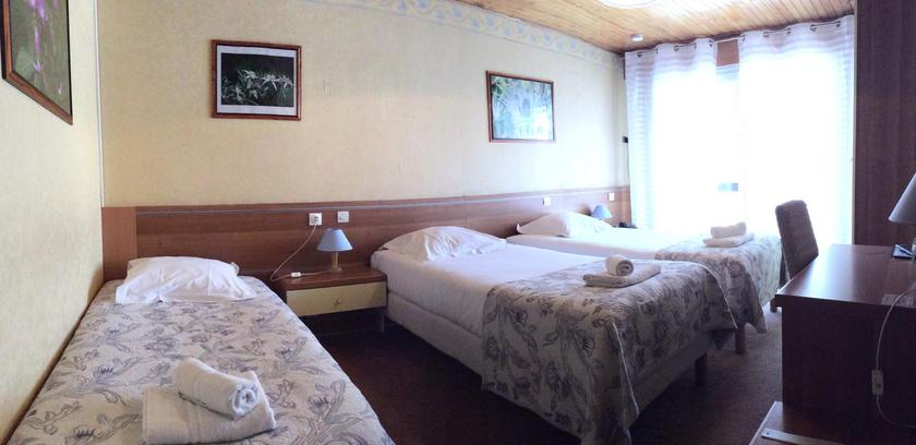 Imagen de la habitación del Hotel Cristol. Foto 5