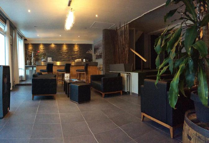 Imagen de los interiores del Hotel Cristol. Foto 6