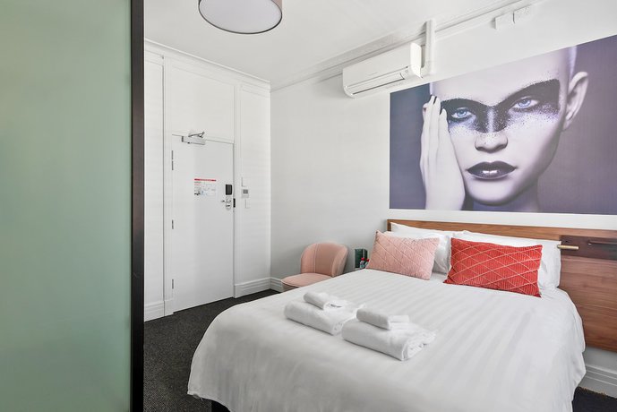 Imagen de la habitación del Hotel Criterion Sydney. Foto 17
