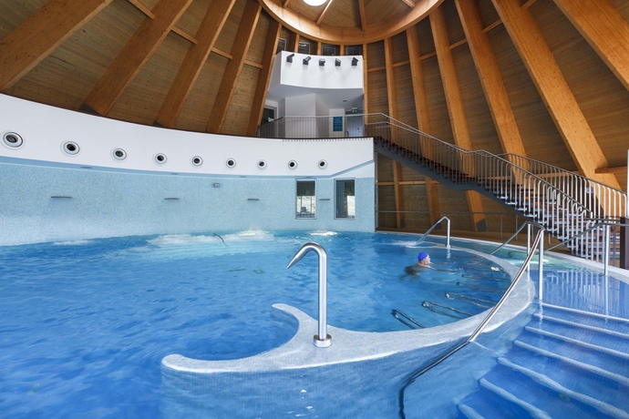 Imagen de la piscina del Hotel Cró Rural. Foto 14