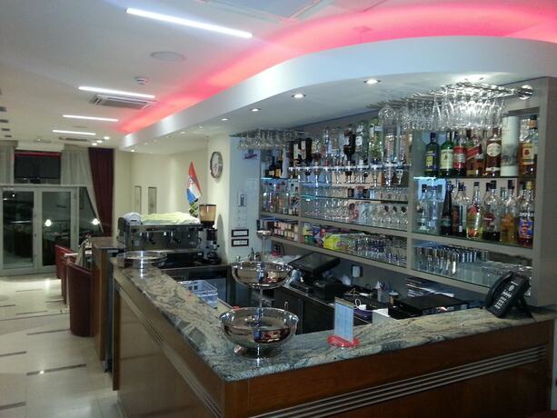 Imagen del bar/restaurante del Hotel Croatia, Zagreb. Foto 3