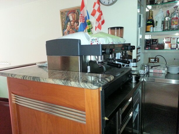 Imagen del bar/restaurante del Hotel Croatia, Zagreb. Foto 4