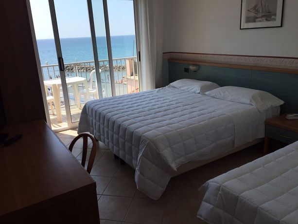 Imagen de la habitación del Hotel Croce Di Malta, IMPERIA. Foto 7