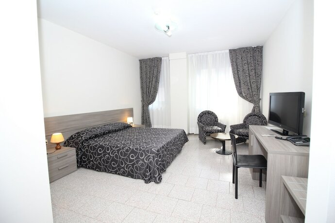 Imagen de la habitación del Hotel Croce di Malta, Novara. Foto 17
