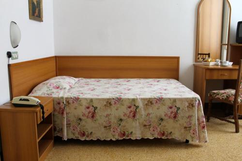 Imagen de la habitación del Hotel Croce di Savoia. Foto 8