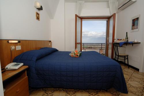 Imagen de la habitación del Hotel Crocenzi. Foto 7