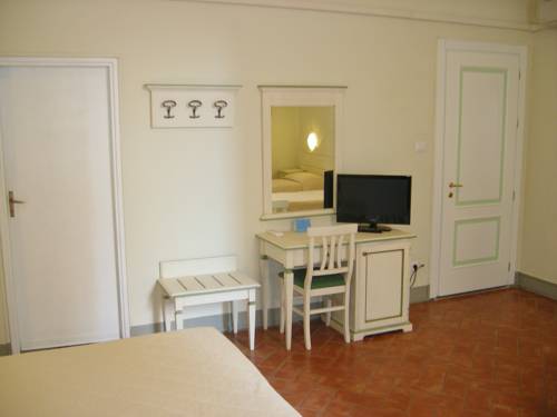 Imagen de la habitación del Hotel Crocini. Foto 7