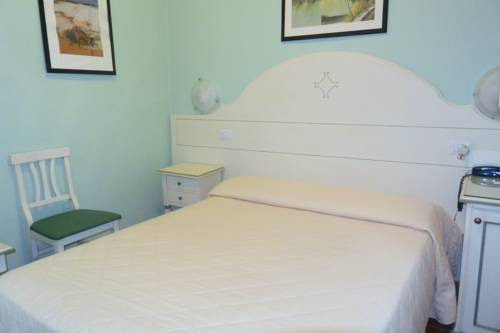 Imagen de la habitación del Hotel Crocini. Foto 12