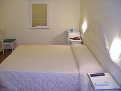 Imagen de la habitación del Hotel Crocini. Foto 13