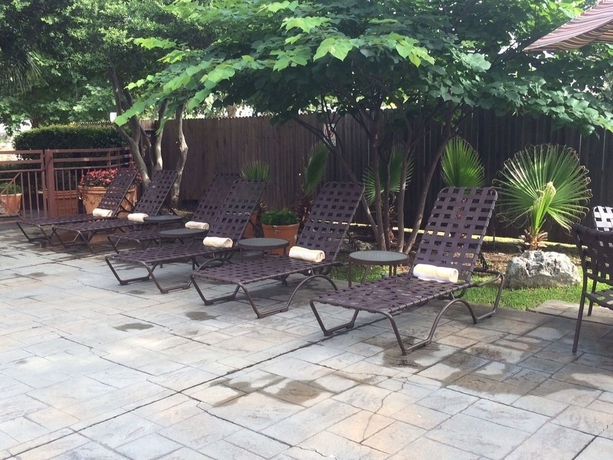 Imagen de los exteriores del Hotel Crockett. Foto 11