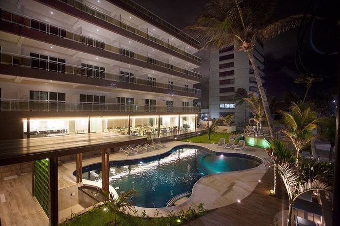 Imagen de la piscina del Hotel Crocobeach. Foto 15