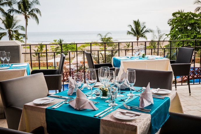 Imagen del bar/restaurante del Hotel Crocs Resort and Casino. Foto 6