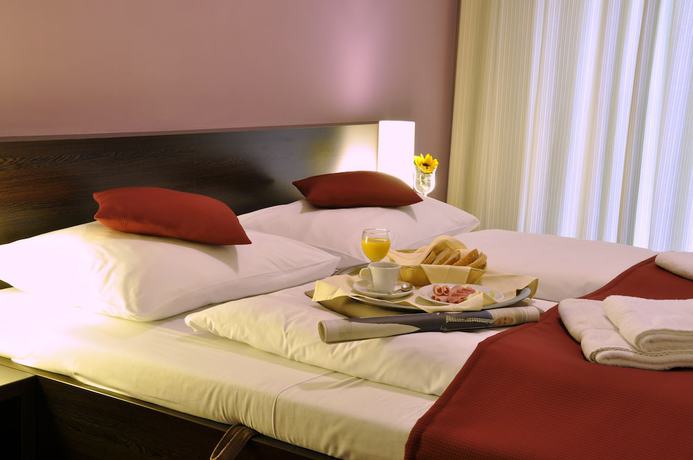 Imagen de la habitación del Hotel Crocus. Foto 6
