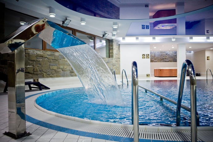 Imagen de la piscina del Hotel Crocus. Foto 16