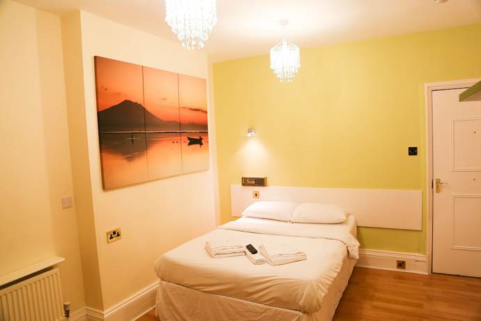 Imagen de la habitación del Hotel Croft. Foto 13