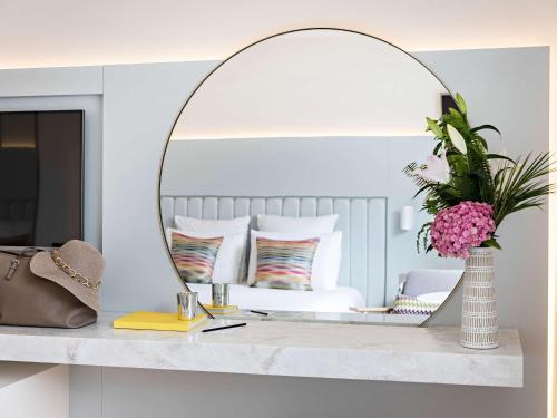 Imagen de la habitación del Hotel Croisette Beach Cannes - Mgallery. Foto 17