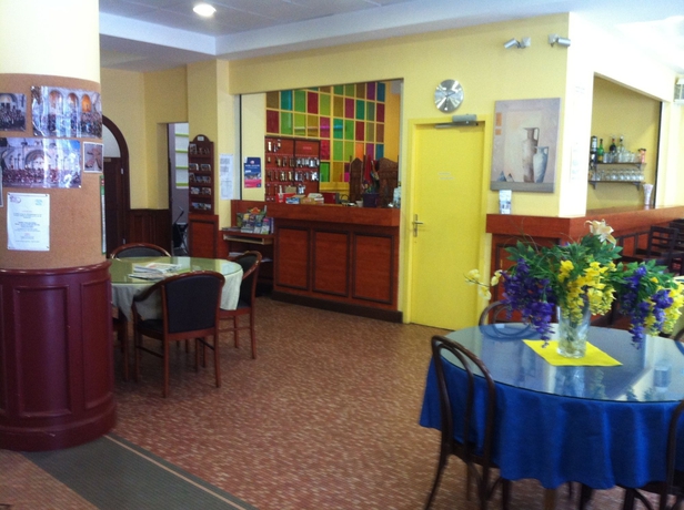 Imagen de los interiores del Hotel Croix De Malte. Foto 6
