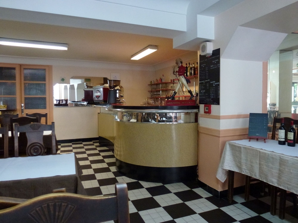Imagen del bar/restaurante del Hotel Croix Des Nordistes. Foto 4