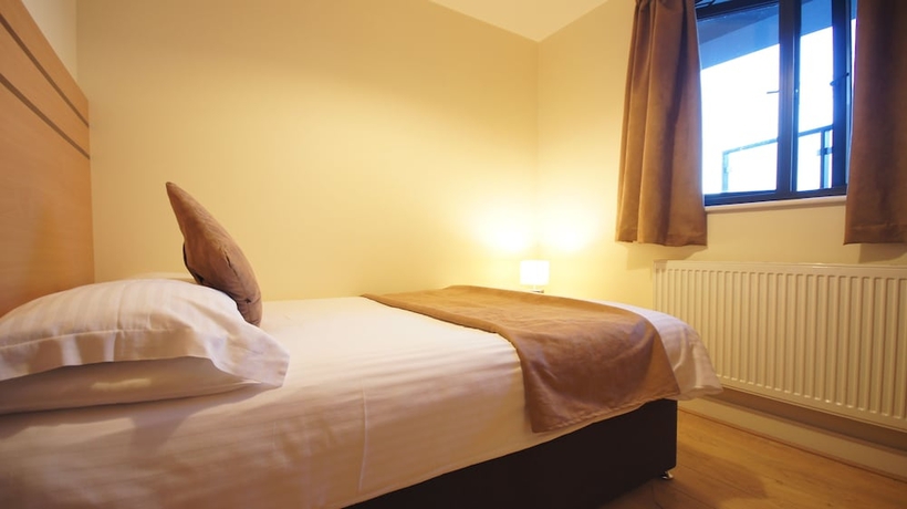 Imagen de la habitación del Hotel Crompton Court. Foto 3