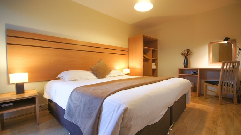 Imagen de la habitación del Hotel Crompton Court. Foto 11