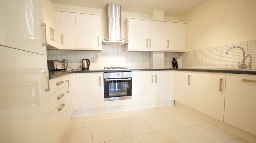 Imagen de la habitación del Hotel Crompton Court. Foto 16