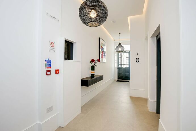 Imagen general del Hotel Cromwell Serviced Apartment by Concept Apartments. Foto 10