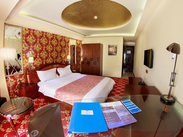 Imagen de la habitación del Hotel Cron Palace Tbilisi. Foto 9