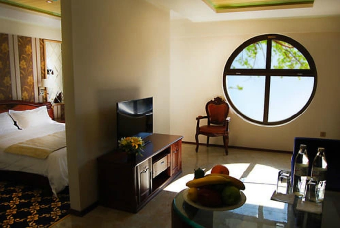 Imagen de la habitación del Hotel Cron Palace Tbilisi. Foto 12