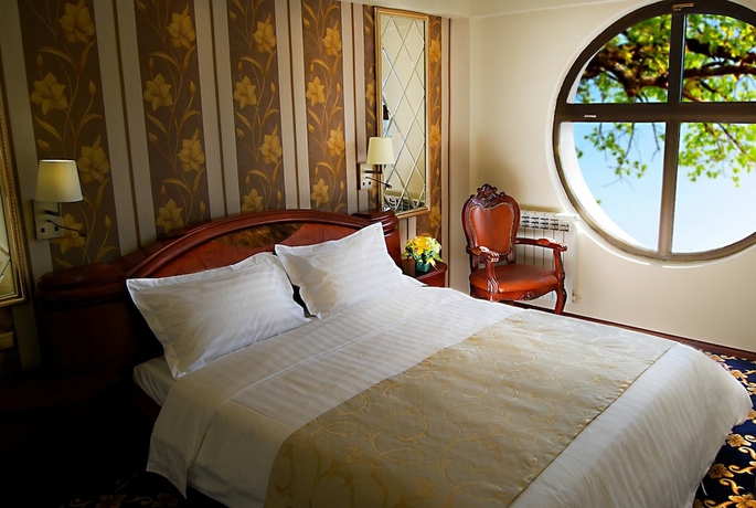 Imagen de la habitación del Hotel Cron Palace Tbilisi. Foto 13