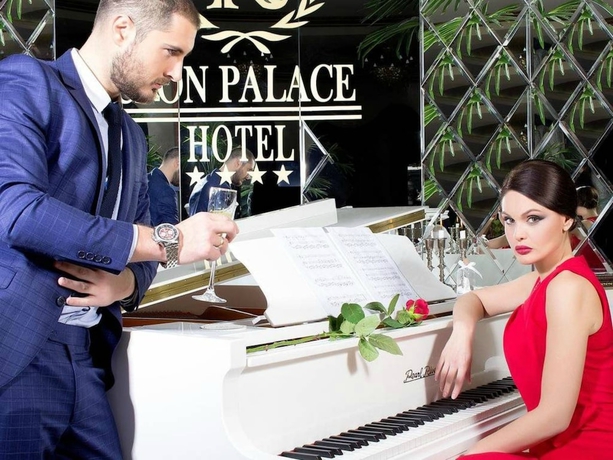 Imagen de los interiores del Hotel Cron Palace Tbilisi. Foto 19