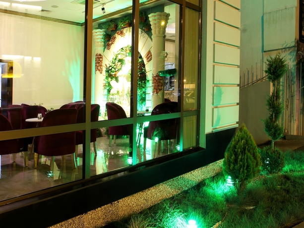 Imagen del bar/restaurante del Hotel Cron Palace Tbilisi. Foto 2